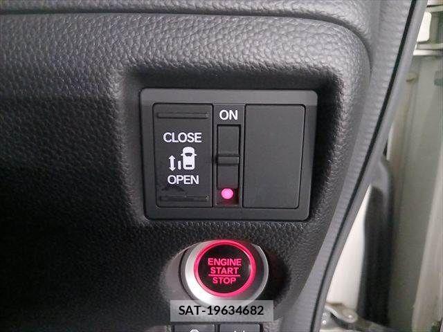 Honda N BOX CUSTOM 2018-02 8884041-29
