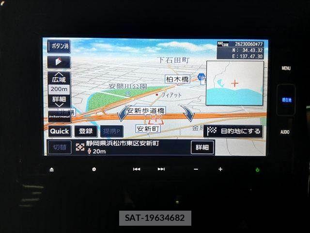 Honda N BOX CUSTOM 2018-02 8884041-6