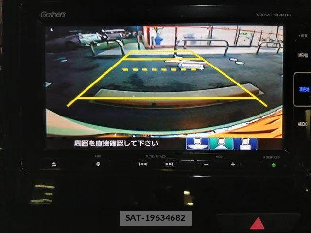Honda N BOX CUSTOM 2018-02 8884041-7