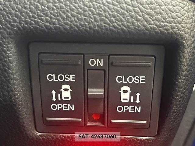 Honda N BOX CUSTOM 2018-03 8884039-9