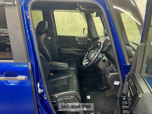 Honda N BOX CUSTOM 2018-03 8884039-28