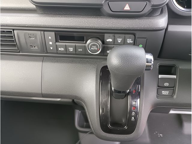 Honda N BOX CUSTOM 2024-01 3677977-5