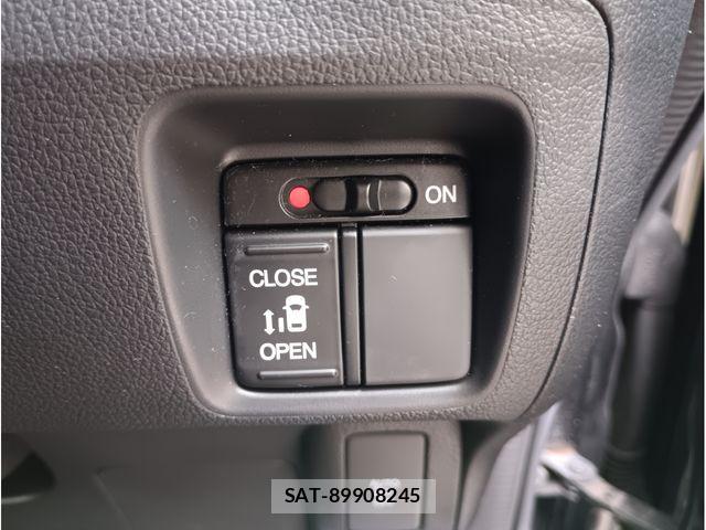 Honda N BOX CUSTOM 2016-03 4110779-14
