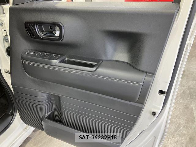Honda N BOX CUSTOM 2023-11 5873964-17