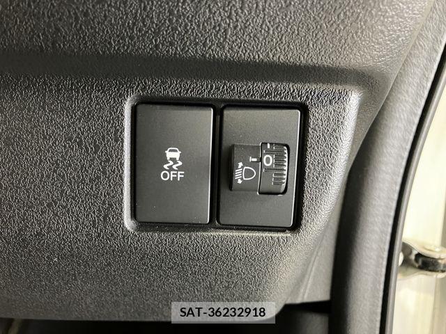 Honda N BOX CUSTOM 2023-11 5873964-20