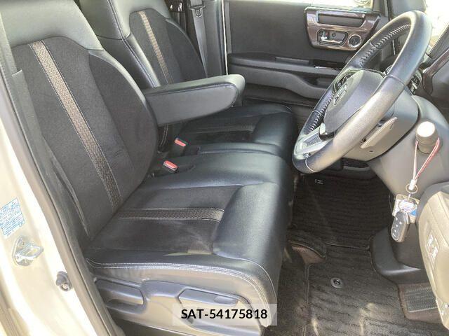 Honda N BOX CUSTOM 2018-03 6613720-15