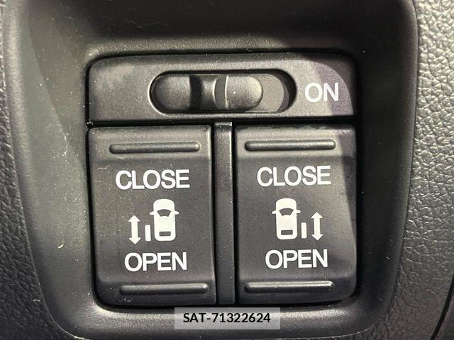 Honda N BOX CUSTOM 2017-01 6613723-2