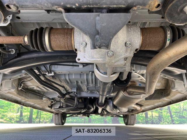 Honda N BOX CUSTOM 2023-12 6677189-19