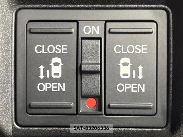 Honda N BOX CUSTOM 2023-12 6677189-2