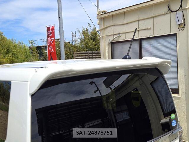 Honda N BOX CUSTOM 2017-03 6691138-12