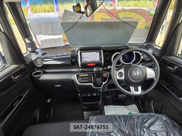 Honda N BOX CUSTOM 2017-03 6691138-15