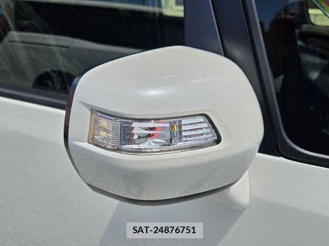 Honda N BOX CUSTOM 2017-03 6691138-6