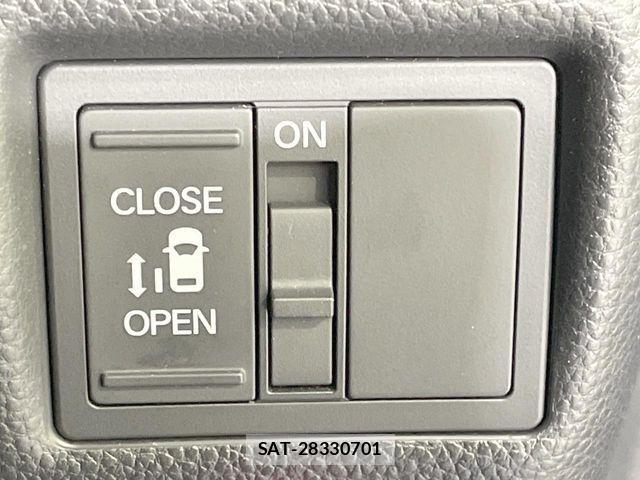 Honda N BOX CUSTOM 2018-03 6752638-7