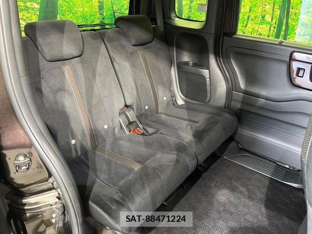 Honda N BOX CUSTOM 2019-05 6752637-10