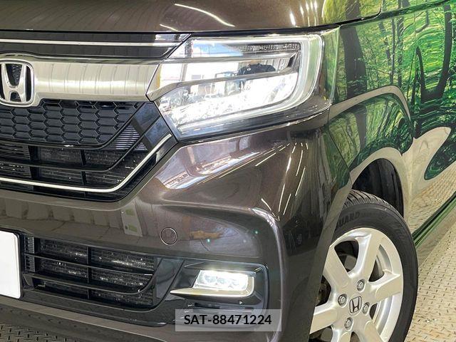 Honda N BOX CUSTOM 2019-05 6752637-12