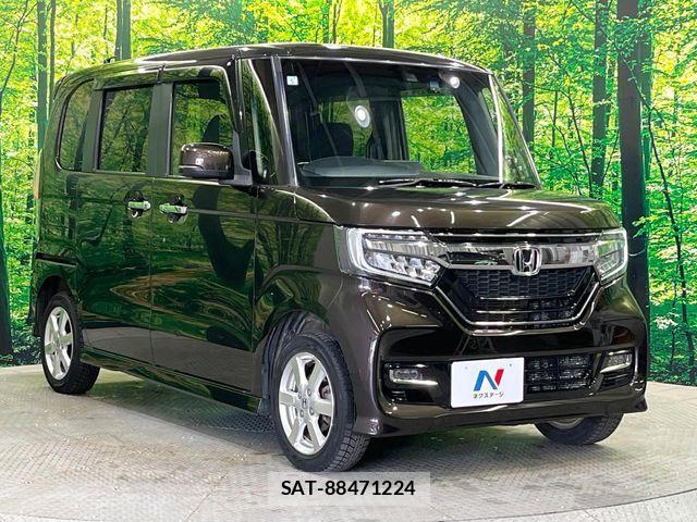 Honda N BOX CUSTOM 2019-05 6752637-16