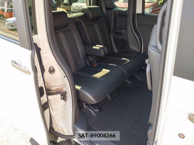 Honda N BOX CUSTOM 2023-11 6791322-12