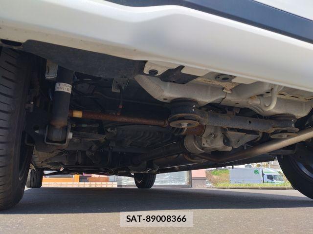 Honda N BOX CUSTOM 2023-11 6791322-17