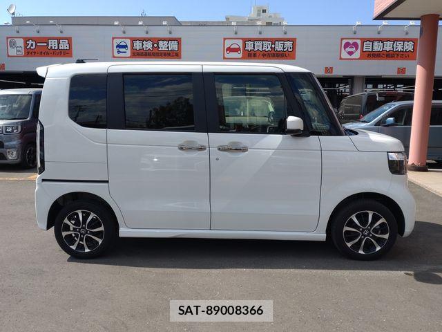 Honda N BOX CUSTOM 2023-11 6791322-25