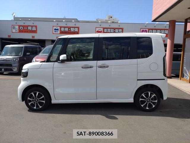 Honda N BOX CUSTOM 2023-11 6791322-26