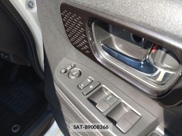Honda N BOX CUSTOM 2023-11 6791322-28