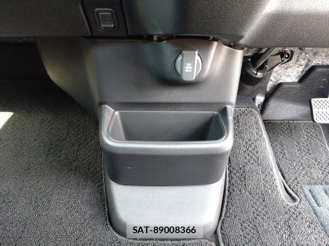 Honda N BOX CUSTOM 2023-11 6791322-29