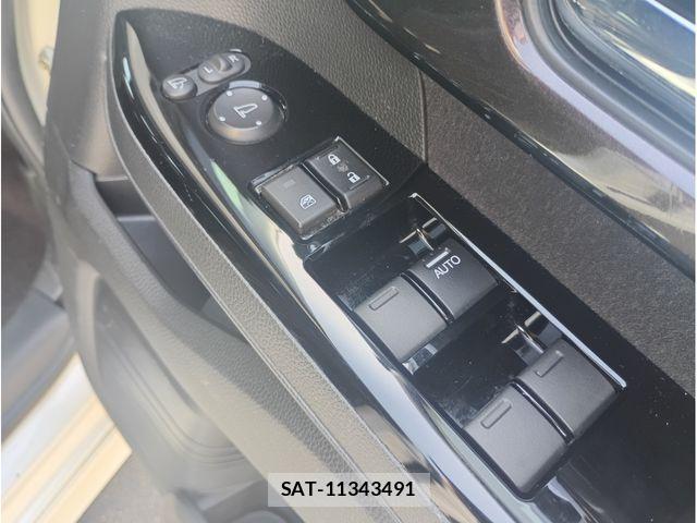 Honda N BOX CUSTOM 2018-05 7021060-19
