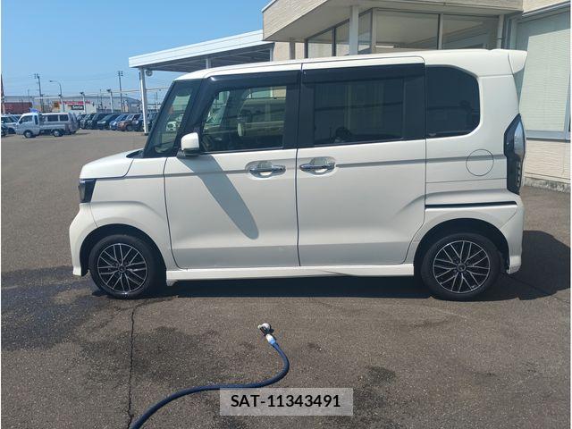 Honda N BOX CUSTOM 2018-05 7021060-4