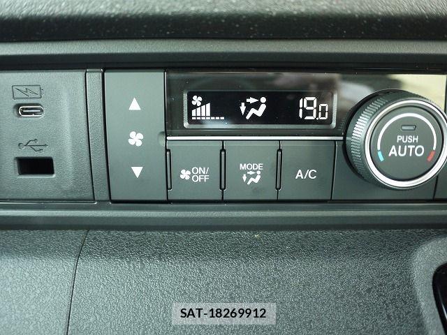 Honda N BOX CUSTOM 2025-10 7222736-14