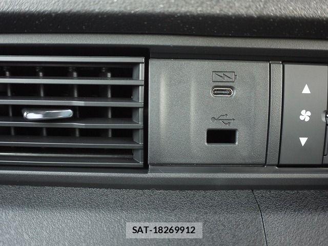 Honda N BOX CUSTOM 2025-10 7222736-17