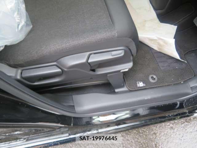 Honda N BOX CUSTOM 2026-05 7250366-11