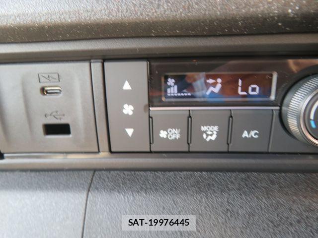 Honda N BOX CUSTOM 2026-05 7250366-29