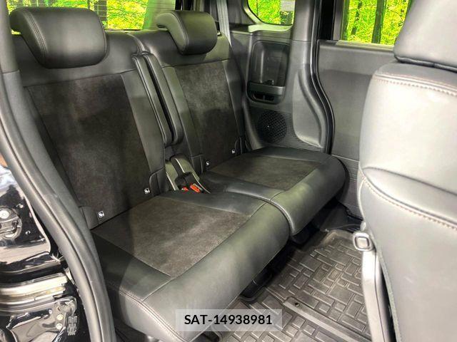 Honda N BOX CUSTOM 2023-11 7328883-9