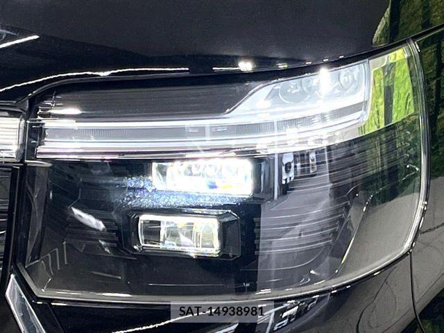 Honda N BOX CUSTOM 2023-11 7328883-12