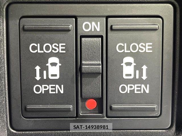 Honda N BOX CUSTOM 2023-11 7328883-5