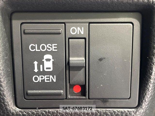 Honda N BOX CUSTOM 2018-03 7328898-5