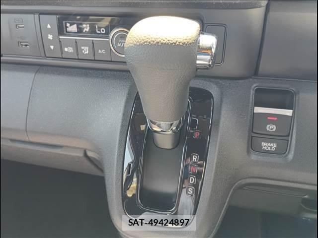 Honda N BOX CUSTOM 2024-02 7328891-13