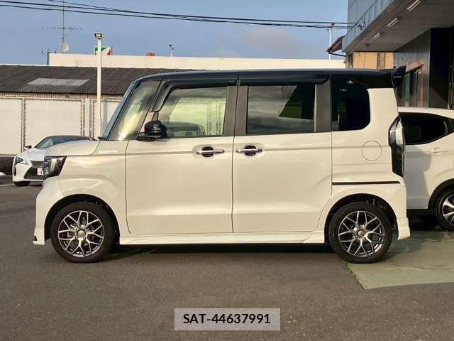 Honda N BOX CUSTOM 2018-06 7328893-15