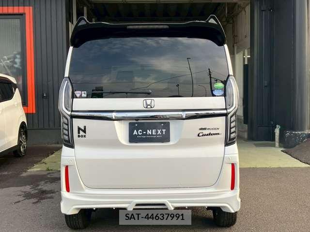 Honda N BOX CUSTOM 2018-06 7328893-16