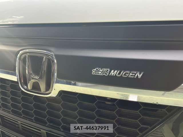 Honda N BOX CUSTOM 2018-06 7328893-1