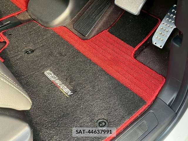 Honda N BOX CUSTOM 2018-06 7328893-4