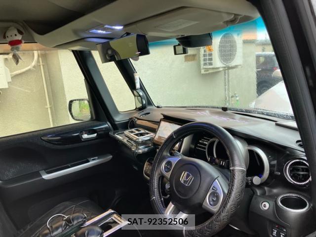 Honda N BOX CUSTOM 2016-08 7359025-13