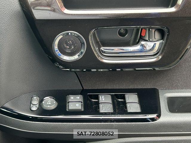 Honda N BOX CUSTOM 2018-11 7359029-26