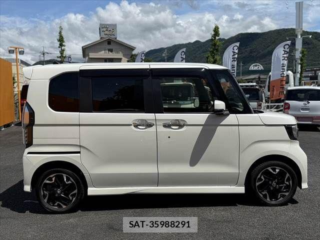 Honda N BOX CUSTOM 2017-10 7390903-11