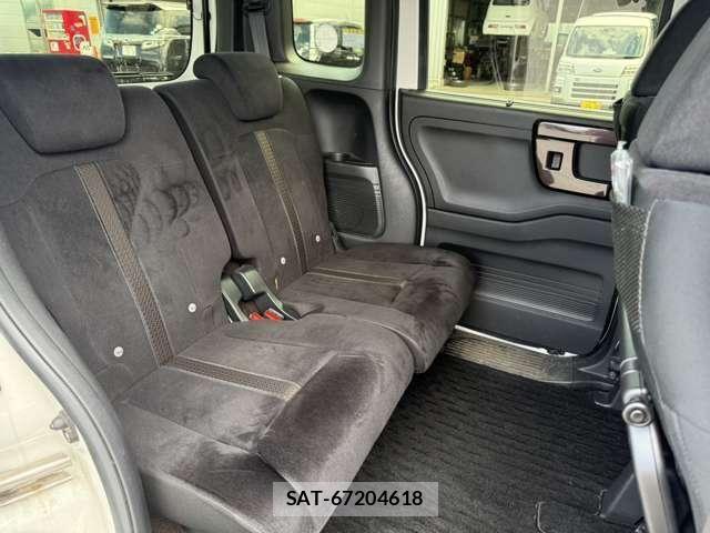 Honda N BOX CUSTOM 2019-01 7456308-12
