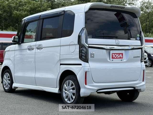 Honda N BOX CUSTOM 2019-01 7456308-24