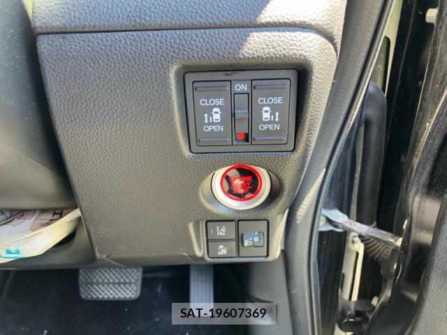 Honda N BOX CUSTOM 2021-03 7456302-27