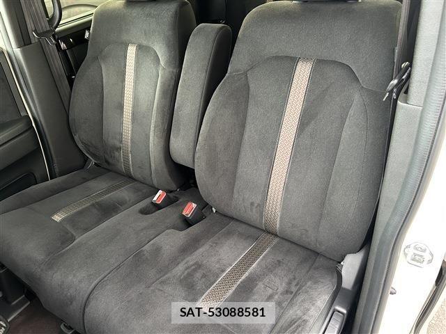 Honda N BOX CUSTOM 2018-09 7456304-23