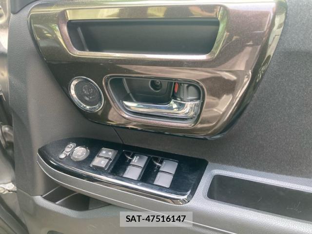 Honda N BOX CUSTOM 2018-06 7618689-19