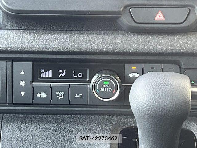 Honda N BOX CUSTOM 2023-11 7618685-14